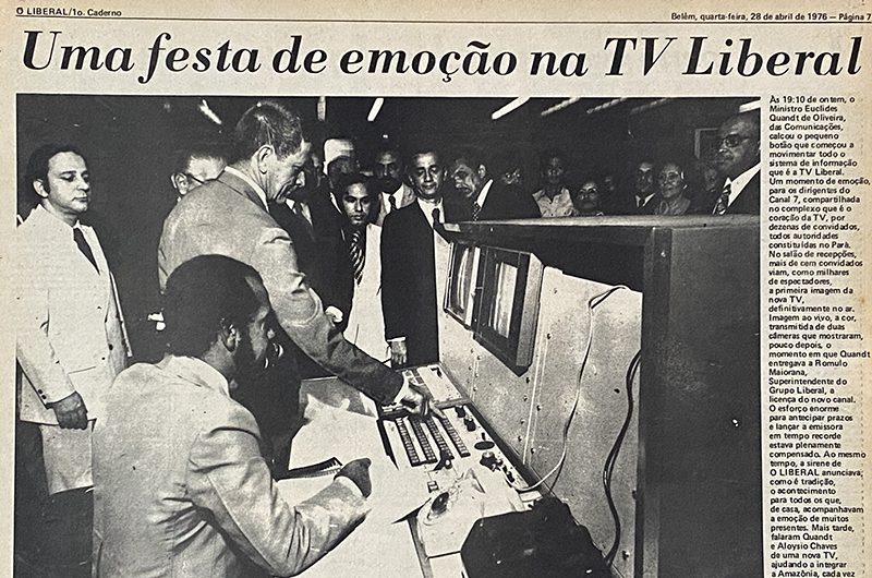 Autoridades, representantes da TV Globo e convidados acompanham a entrada da emissora no ar diretamente do Complexo Técnico. Foto: acervo O Liberal.